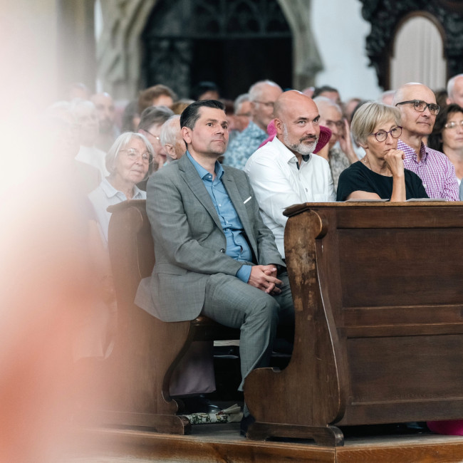 Verfolgte den Gottesdienst: Oberbürgermeister Dr. Florian Freund (links)